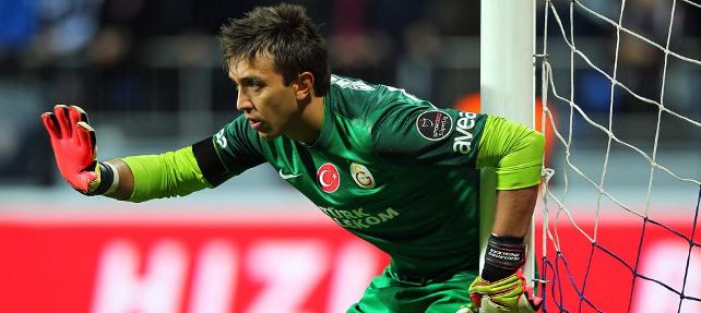 Muslera'dan derbi ve ayrılık açıklaması!