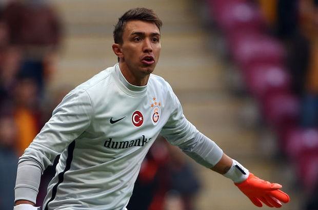 Galatasaray Muslera'yı satmaya hazır!