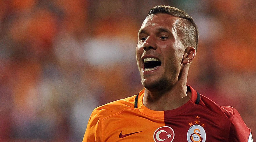 Lukas Podolski yeşil sahalara dönüyor