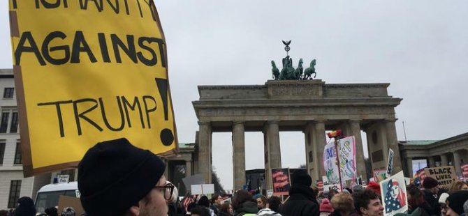 Kadınlardan Trump protestosu