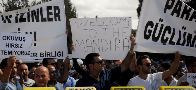 Taksiciler Meclis önünde, "Wellcome To Mandıra"