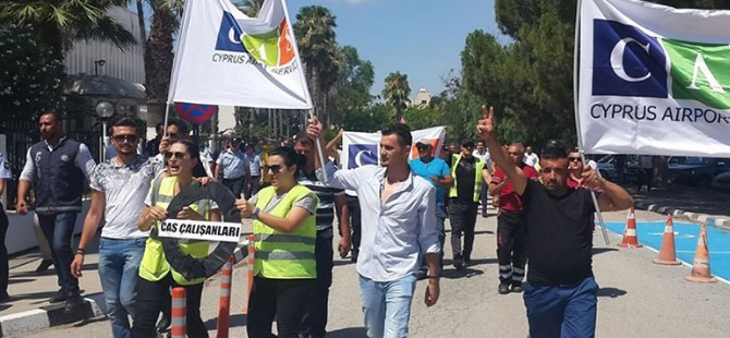 CAS çalışanları Başbakanlık önünde eylem yapıyor