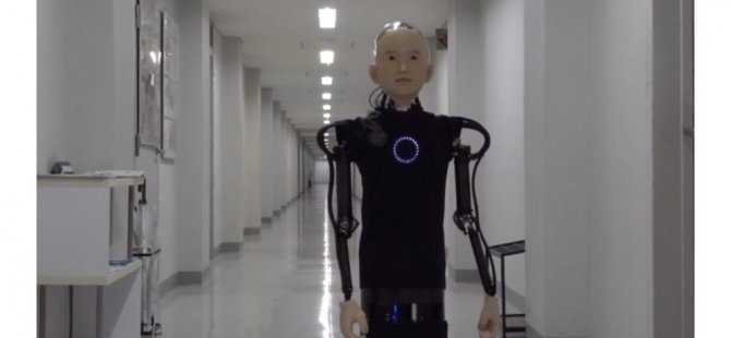 Japonya’da küçük bir çocuk görünümüne sahip robot üretildi