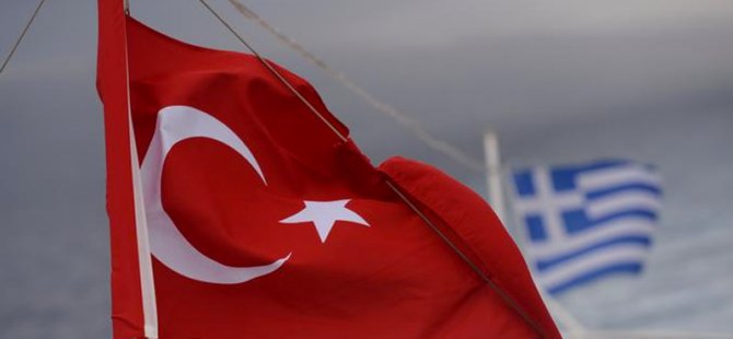 Yunanistan'da Türk konsolosluk çalışanının arabası kundaklandı
