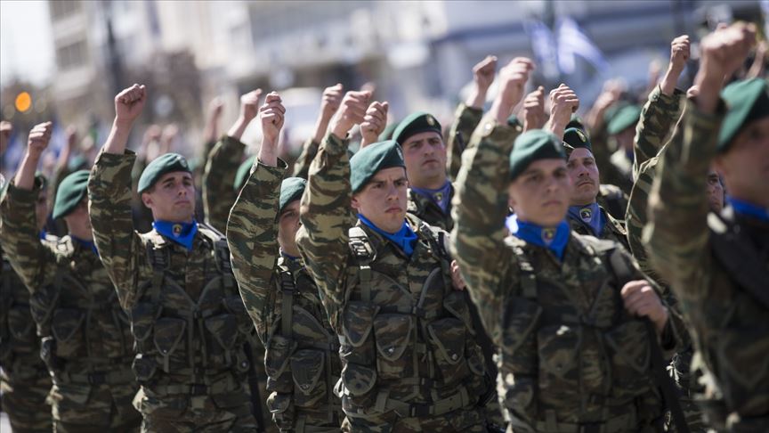 Yunanistan'da koronavirüs orduya sıçradı