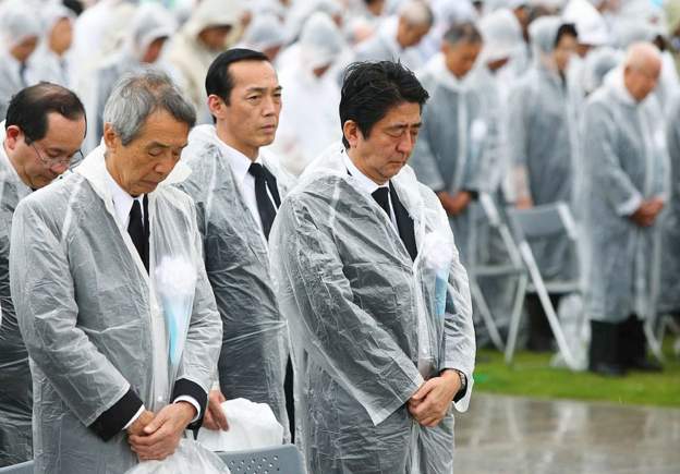 Japonya’da halktan plastik yağmurluklarını hastanelere bağışlaması istendi