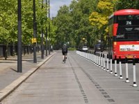 Londra Belediyesi toplu taşımadaki yoğunluğu azaltmak için yeni bisiklet yolları açıyor