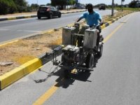 Girne Çevre Yolunda Bordür Taşları Boyanıyor