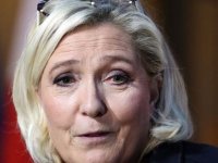 Fransa'da Aşırı Sağcı Le Pen'den "Başörtüsü Yasaklansın" Çağrısı