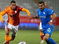 Galatasaraylı futbolcunun elinde havai fişek patladı