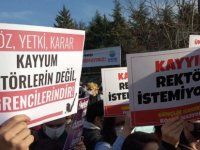 Boğaziçi Üniversitesi öğrencileri, rektör atamasını protesto ediyor