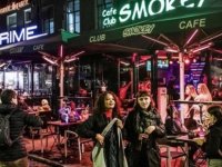 Amsterdam Belediyesi esrar satan kafelere yabancı turistlerin girişini yasaklamaya hazırlanıyor