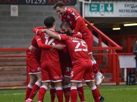 Crawley Town: İngiltere'de Leeds United'ı eleyen, sahibi ve yönetimi Türk 4. Lig takımı