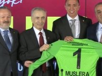 Muslera'nın forması 15 bin liraya satıldı!