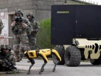 Fransız ordusu Boston Dynamics robotu Spot'u askeri tatbikatlarda test etmeye başladı