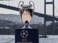 UEFA Şampiyonlar Ligi Kupası İstanbul Boğazı'yla buluştu