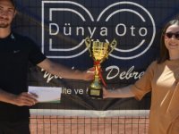 Dünya Oto Cup'ta Mustafa Zorba ve Oksana Piddubna şampiyon!