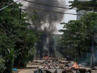 Myanmar'da protestocular ile ordu arasında çıkan çatışmalarda 16 asker öldürüldü