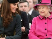 'Kraliçe Elizabeth, Kate Middleton'ı Geleceğin Kraliçesi Olarak Görüyor'