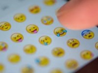 Facebook ve Instagram'da hangi kuşak, hangi emojiyi daha çok kullanıyor?