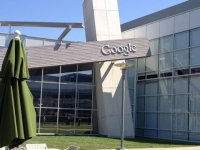 Google, çalışanlarının işyerlerine dönebilmeleri için aşı zorunluluğu getiriyor