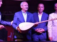 Sevdiği şarkıların listesini paylaşan Kılıçdaroğlu'na müzik eleştirmeni geçersiz not verdi... Dilmener: Müzikle bağları çok zayıf