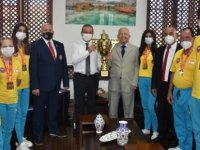 Ataoğlu, Kırgızistan’da Düzenlenen Müsabakalarda Şampiyon Olan KKTC Taekwondo Takımı’nı Kabul Etti