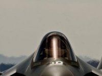 İngiliz basını: F-35’in koruyucu örtüsü motorun üzerinde unutuldu