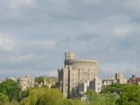 İngiltere’de Kraliçe Elizabeth’in bulunduğu Windsor Kalesi’nde silahlı bir şahıs yakalandı