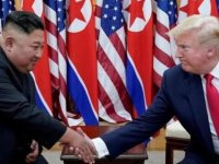 Trump, Kim’le “aşk mektuplarını” da evine götürmüş