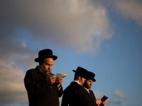 Haredi Yahudileri neden internet ve akıllı telefon kullanmıyor?