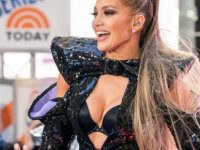 Jennifer Lopez’in 53. yaşına özel çıplak pozları nefes kesti