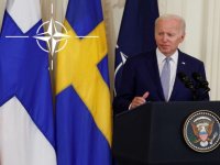 Biden, İsveç ve Finlandiya'nın NATO'ya üyeliğini onayladı