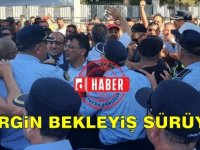 Gergin bekleyiş sürüyor. CTP'li vekillerden uyarı