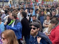 Fransa'da hayat pahalılığını protesto için binlerce kişi sokaklara döküldü