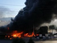 Kocaeli'de petrol tesisinde yangın: Duman metrelerce yükseldi