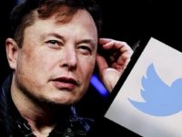 Elon Musk, Twitter’ı satın alma anlaşmasını imzalıyor