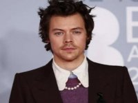 Ünlü şarkıcı Harry Styles’ı şoke eden olay… Ekipmanlarını taşıyan minibüs kaçırıldı