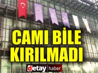 Hem akıllı hem kurallara uymuş... Cam binanın camı bile kırılmadı