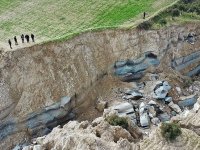 Deprem bölgesinde meydana gelen yeryüzü olayları incelendi