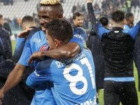 Serie A'da lider Napoli, Juventus'u yenerek zirvede arayı açtı