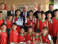 Özçınar Şampiyon Futbol Takımını Kabul Etti