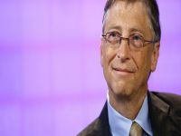 Milyarder Bill Gates, 3$'lık hamburger kuyruğunda görüldü