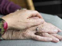 Farelerin ömrünü uzatan ilaç insanların yaşlanmasını da yavaşlatabilir