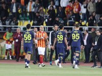 Fenerbahçe, Galatasaray ile oynanan Süper Kupa maçında sahadan çekildi