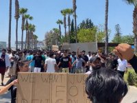 Paket servisçileri Limasol’da protesto yürüyüşü düzenledi