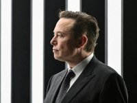 Elon Musk milyonlarca insana Neuralink beyin çipleri yerleştirmek istiyor