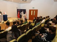 Osman Ertuğ LAÜ'de "Diplomasi Sanatı" Semineri Verdi