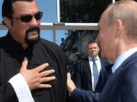 Putin ABD'li aktör Steven Seagal'a Rus vatandaşlığı verdi