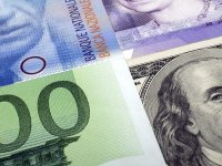 Batıyoruz! Dolar, Euro ve Sterlin inanılmaz seviyelere ulaştı